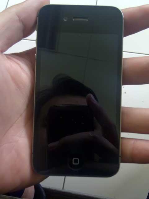 Iphone 4 16 gb FU Black & White COD TMII, Bintaro, Ciledug, Budi Luhur, Mercubuana