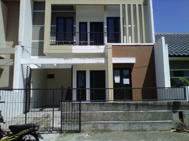 Rumah 2 lantai di Pakal Residence Surabaya