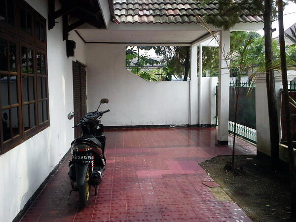 JUAL Rumah KOST 16 kamar full terisi Baru Renof di Depok Rp.1,6 Milyar