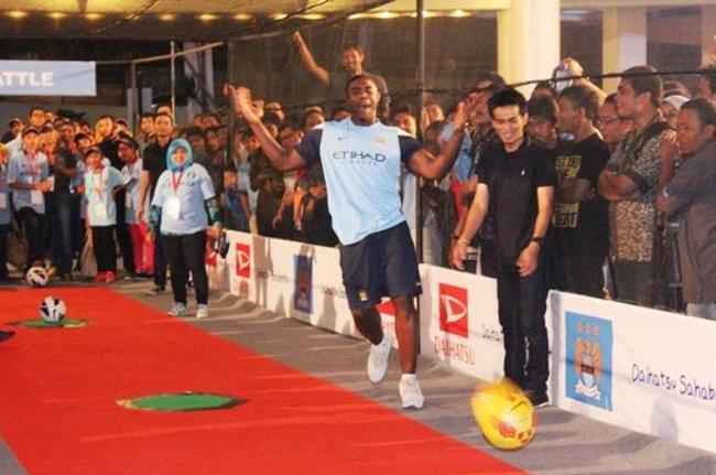 Kumpulan Foto Team Sepakbola/Pemain Dunia Yang Pernah ke Indonesia