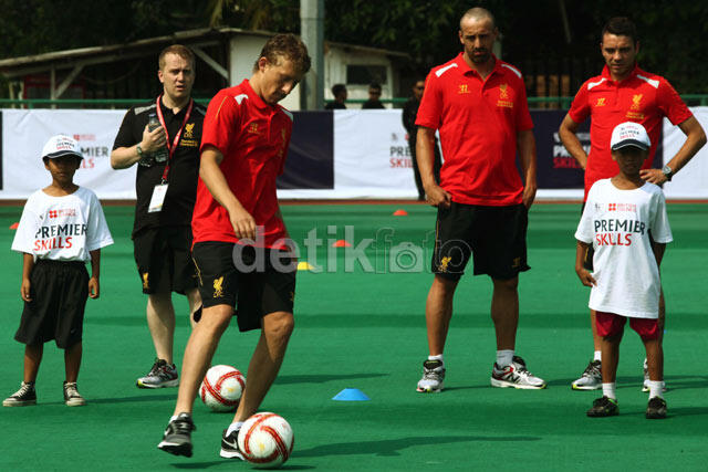 Kumpulan Foto Team Sepakbola/Pemain Dunia Yang Pernah ke Indonesia