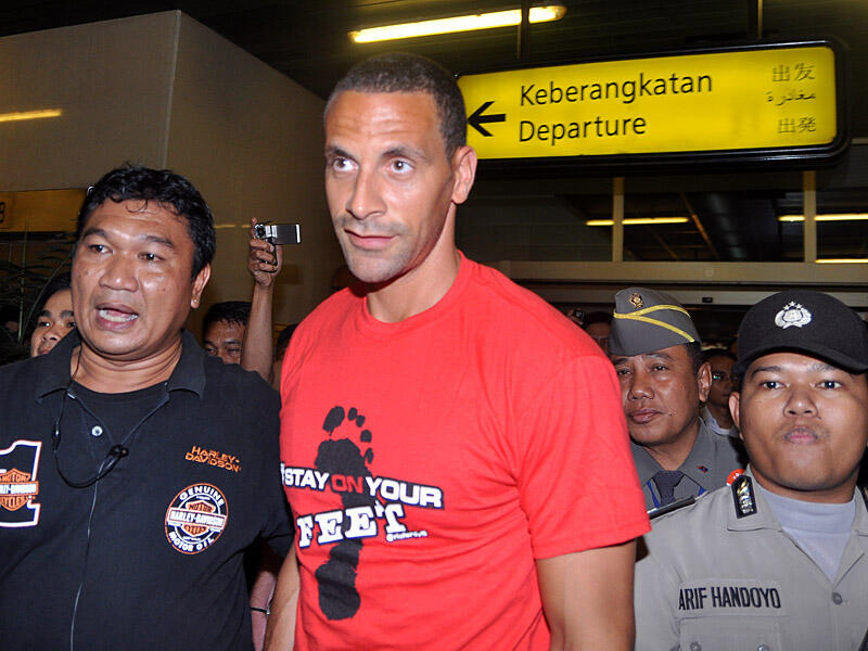 Kumpulan Foto Team Sepakbola/Pemain Dunia Yang Pernah ke Indonesia