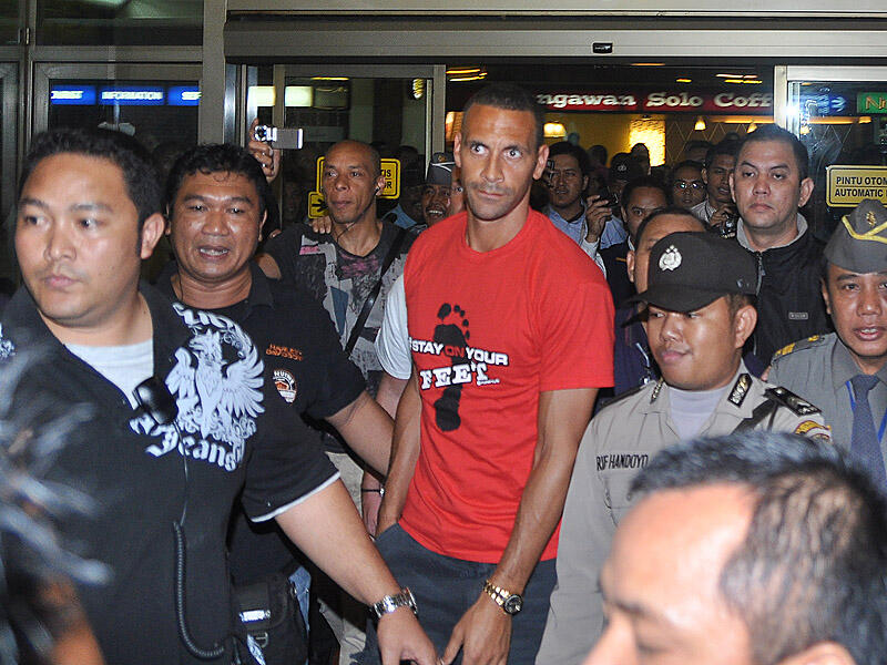 Kumpulan Foto Team Sepakbola/Pemain Dunia Yang Pernah ke Indonesia