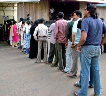 Hal Unik Ini Hanya Terjadi Dalam Bioskop di India