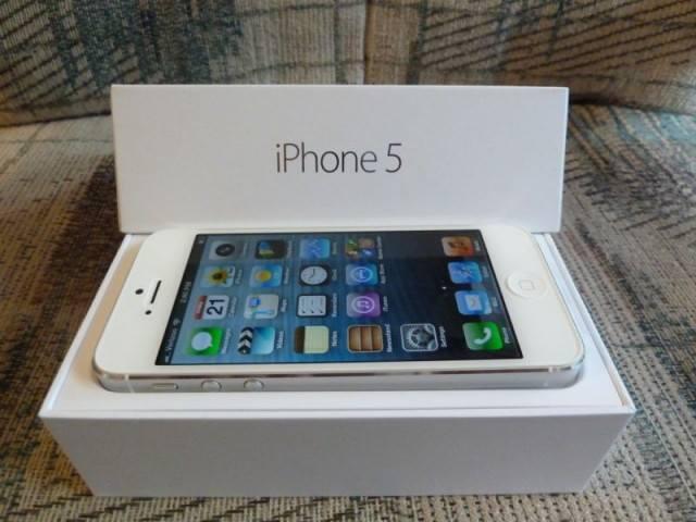 Terjual Apple iPhone 5 16GB Rp. 4.700.000,-hub/sms 