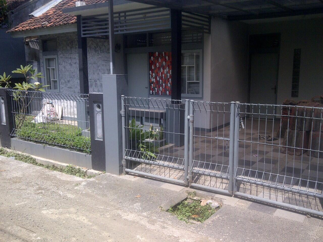 Rumah Minimalis dan Moderen (di jual cepat)