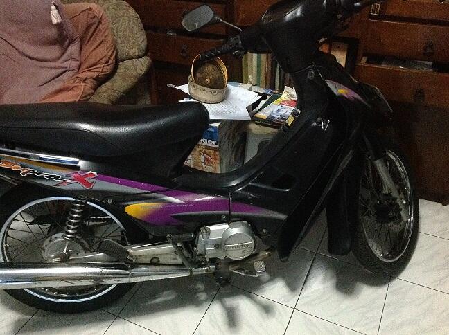 Dijual Honda Supra X 2001/2002 Hitam