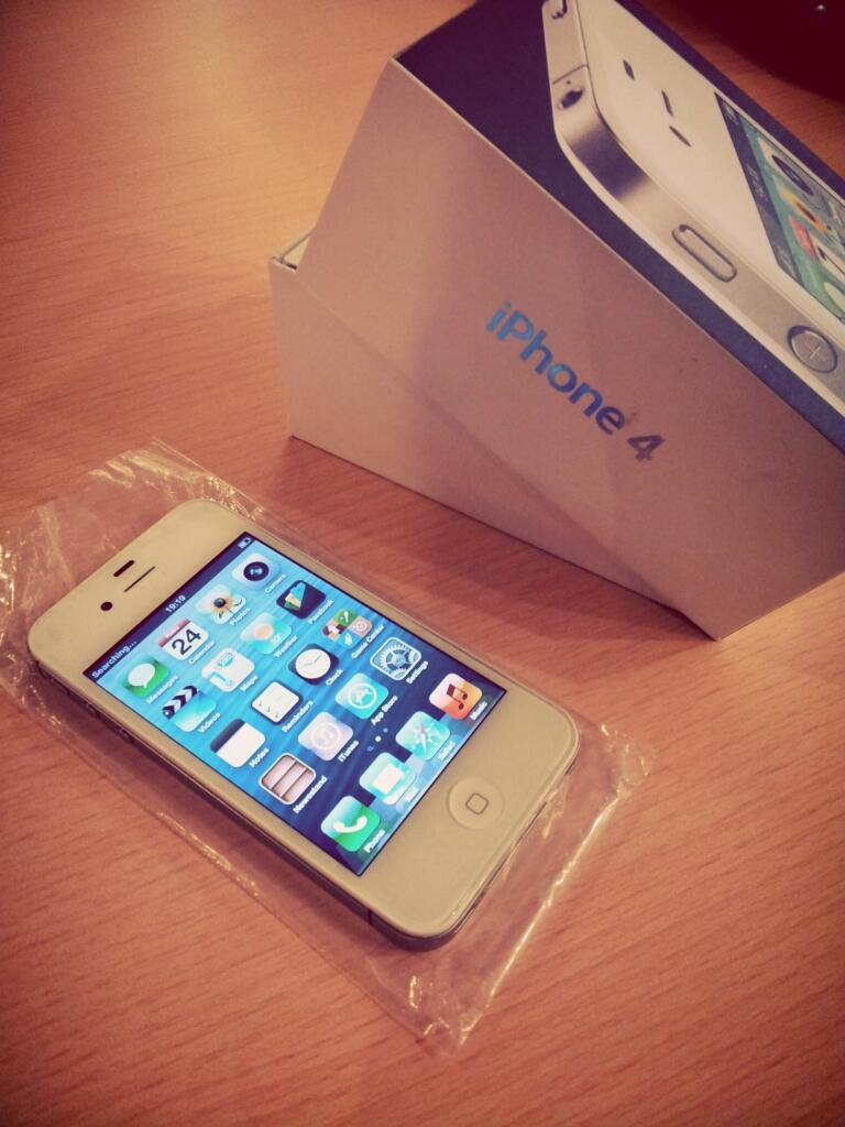 WTS IPHONE 4 CDM Free Inject Smartfren