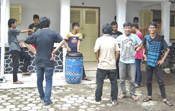 &#91;FR SAUR&#93; Baksos &quot;Art For Society&quot; Bersama SASMI