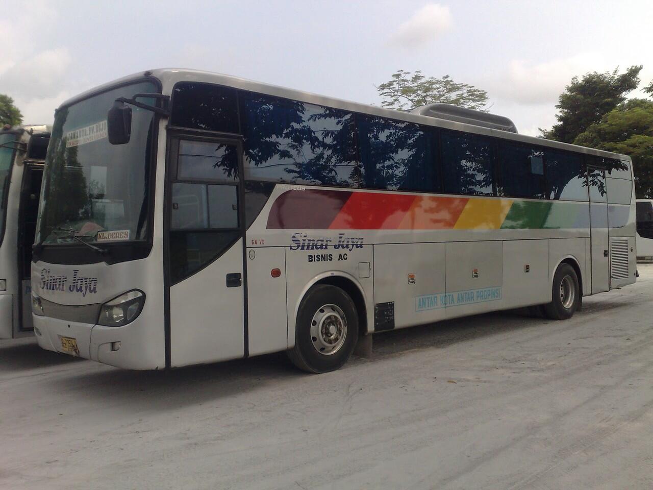 SHARE YUU) yang suka mudik pake bus, agan/sista biasanya pake bus malam apa ??