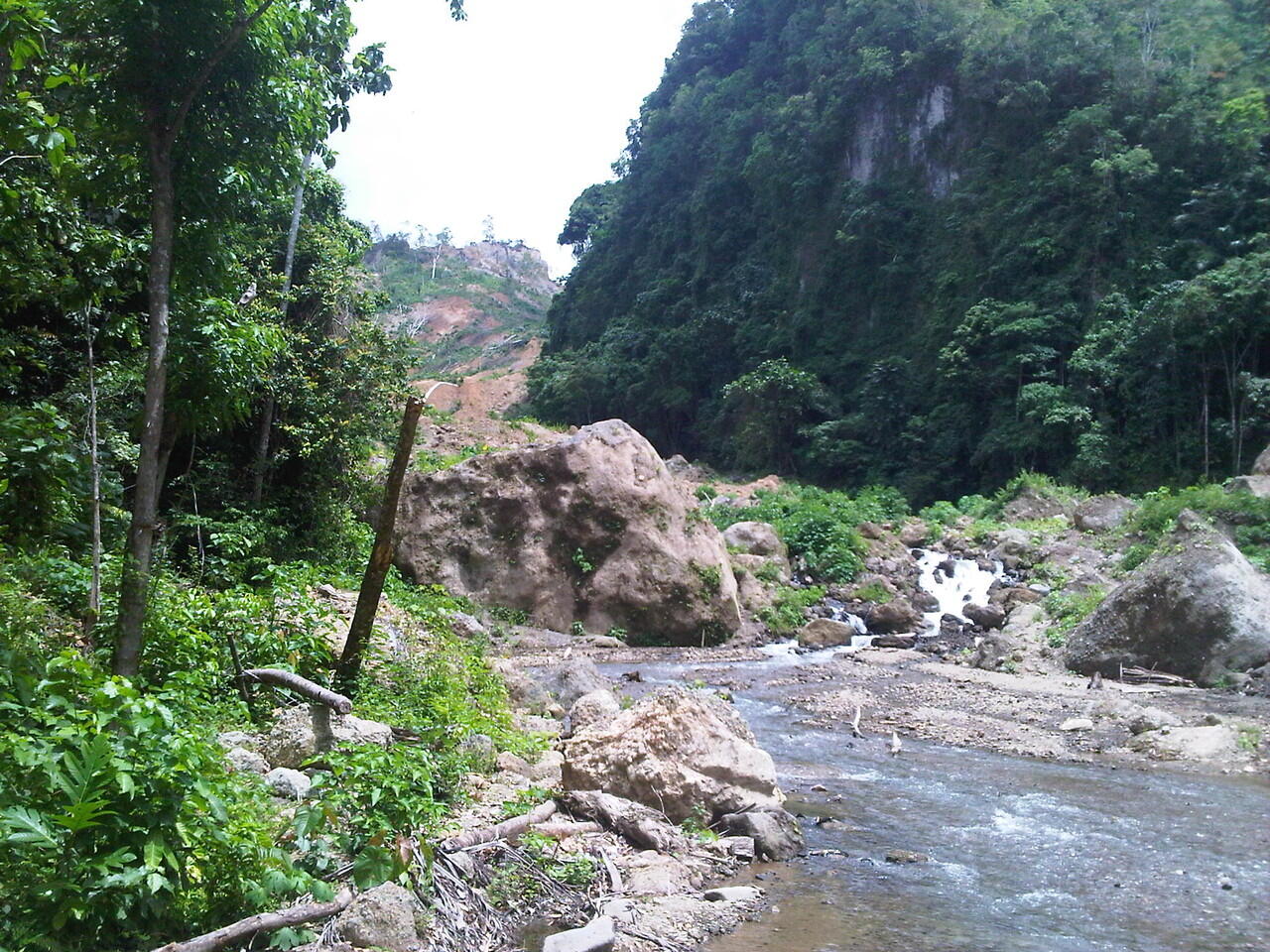 KEINDAHAN DAM WAY ELA SEBELUM JEBOL 