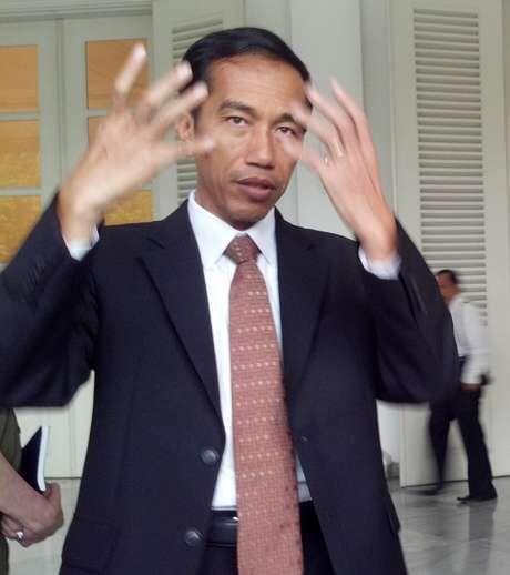 Garis Tangan Jokowi Diramal Menuju RI 1, Ini Tanggapan PDIP