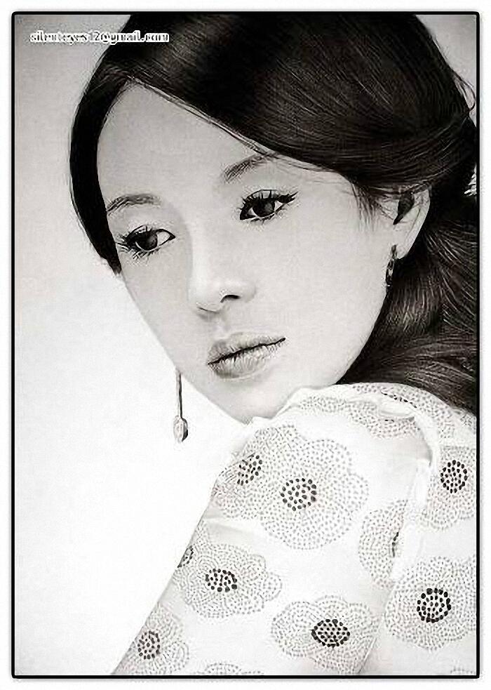 &#91;HOT&#93;8 sketsa pensil wajah sempurna