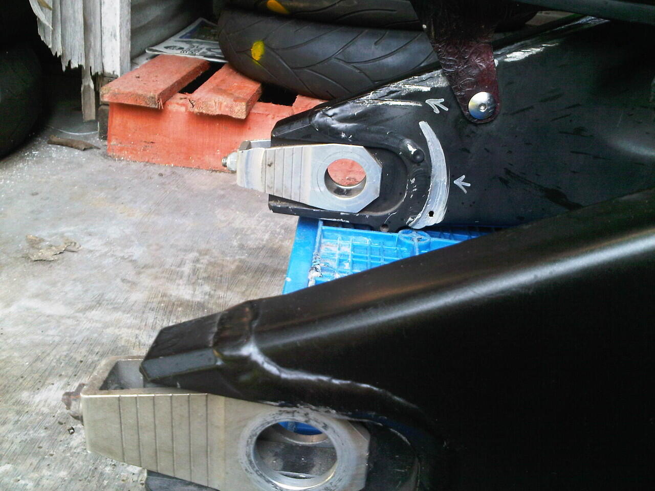 Terjual Swing Arm Limbah Moge Yamaha R6 Gsx 600 Cbr 600 terjual swing arm limbah moge yamaha r6 gsx 600 cbr 600