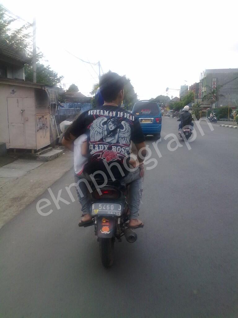 Pohon mangga berbuah pisang (asli kumpulan foto pribadi fenomena alam paling aneh)