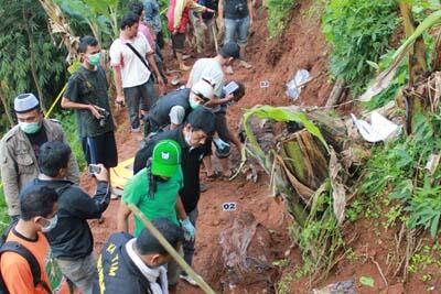 Penguburan Korban &quot;Dukun Jagal&quot; Tidak Manusiawi