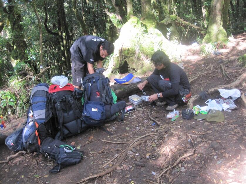 &#91;CATPER&#93; Menuju Panorama Puncak Gede Pangrango (2.958 mdpl) yang memukau !!!