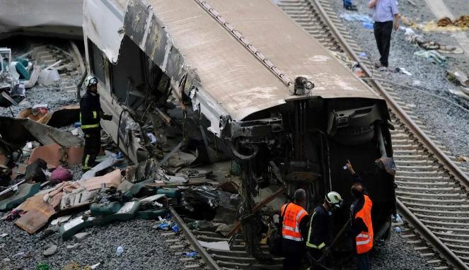 Hot News! Kecelakaan Kereta di Spanyol (Video)