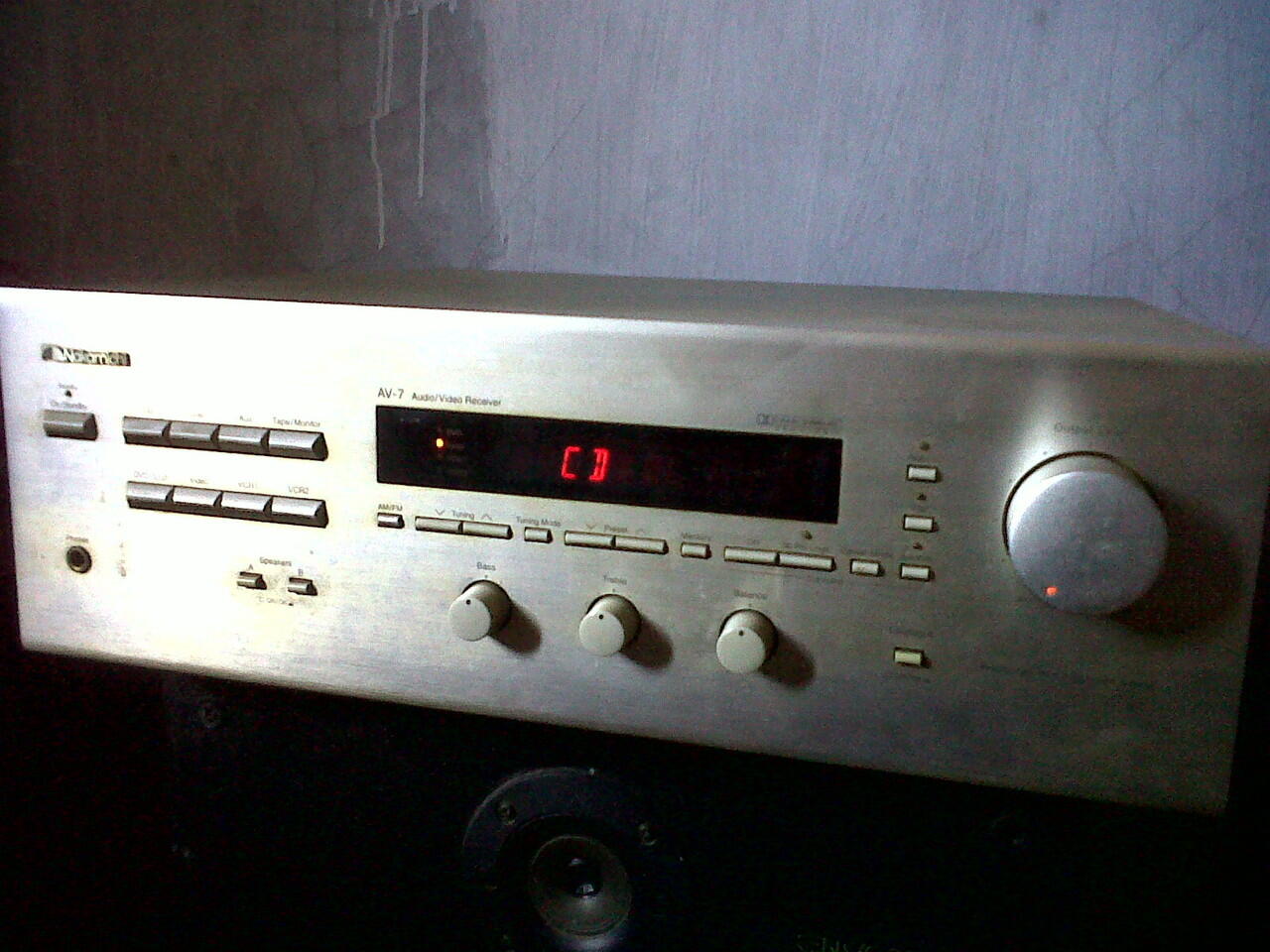 Ada apa dengan amplifier nakamichi AV7