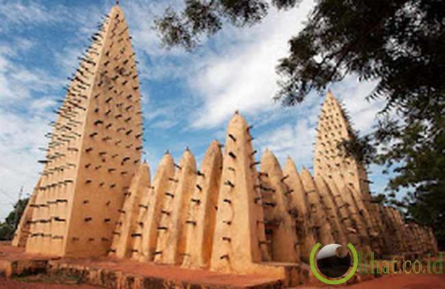 5 Masjid mengesankan yang terbuat dari Lumpur :matabelo:
