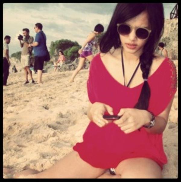 Si QueenMutia itu lohh gan/sis 