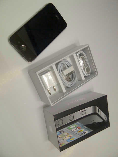 WTS iPhone 4 CDMA 16GB=32GB BLACK=WHITE FULLSET MULUUUUSSS => BANDUNG