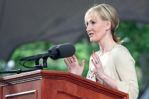 Fakta-fakta Keren Tentang JK Rowling
