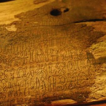 10 Naskah dan Kode Paling Misterius di Dunia