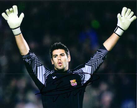 Menunda Berpisah dengan Barca, Valdes Ingin Beri Trofi Liga Champions