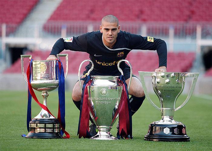 Menunda Berpisah dengan Barca, Valdes Ingin Beri Trofi Liga Champions