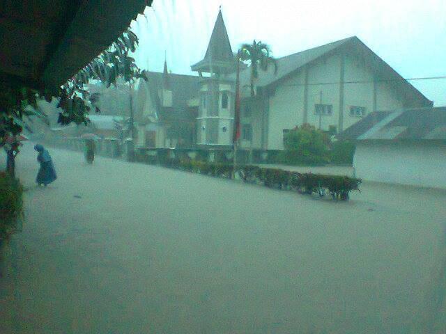 Banjir bandang di daerah ane gan (AMBON) :berdukas
