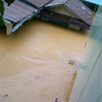 Banjir bandang di daerah ane gan (AMBON) :berdukas