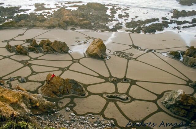 Foto Karya Lukis Dari Pasir Pantai Ini Sangat Memukau!