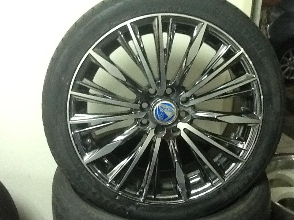 VELG LIONIS R17 CHROME 4X100-114 + BAN IMPORT 1 HARI PAKAI 205/45/17 99%