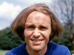 Pesepakbola dengan gaya rambut teraneh ...!