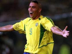 Pesepakbola dengan gaya rambut teraneh ...!
