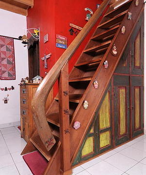 10 Desain Anak Tangga yang Unik dan Kreatif