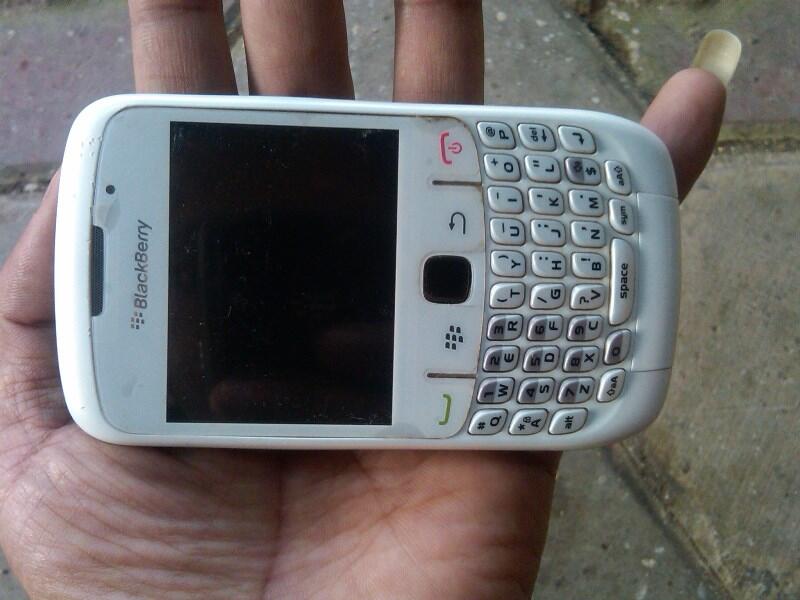 WTS Blackberry 8520 aka BB Gemini GSM Lengkap..Solo