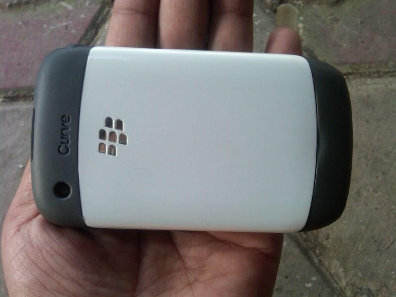 WTS Blackberry 8520 aka BB Gemini GSM Lengkap..Solo