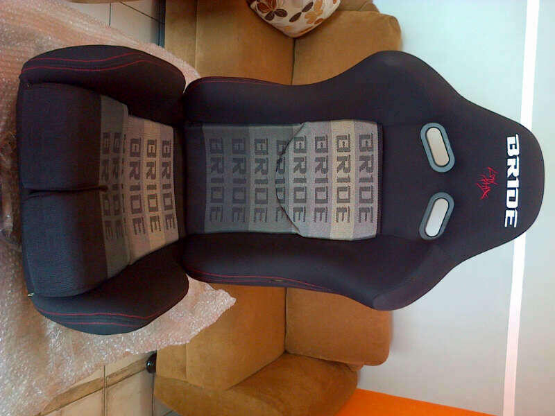 jok / seat racing bride