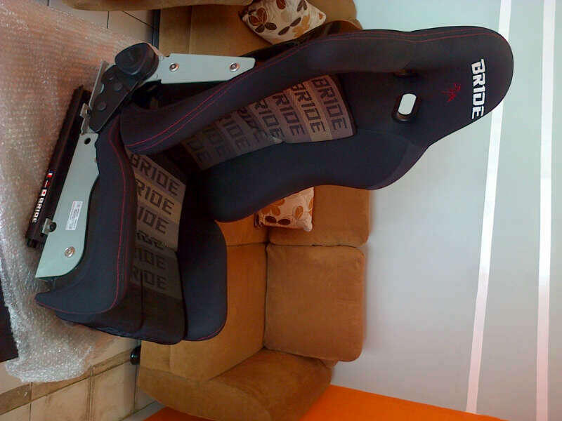jok / seat racing bride