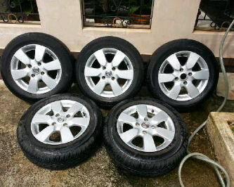 jual 2nd velg Livina R15'