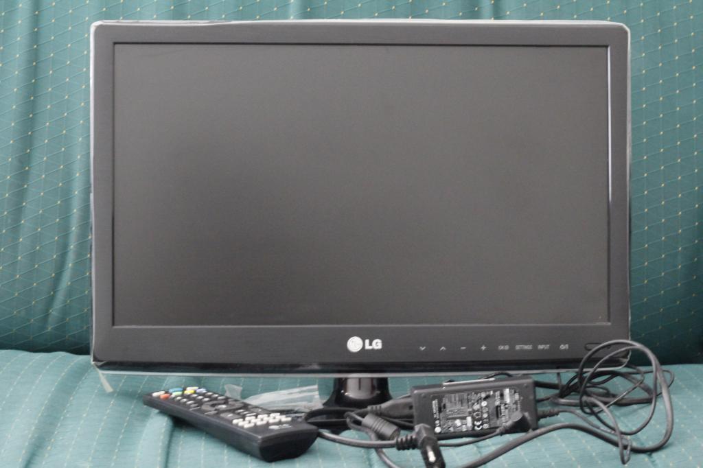 Terjual TV LED LG  19 INCH LS3300 FULL HD 1080P USB 2 0 