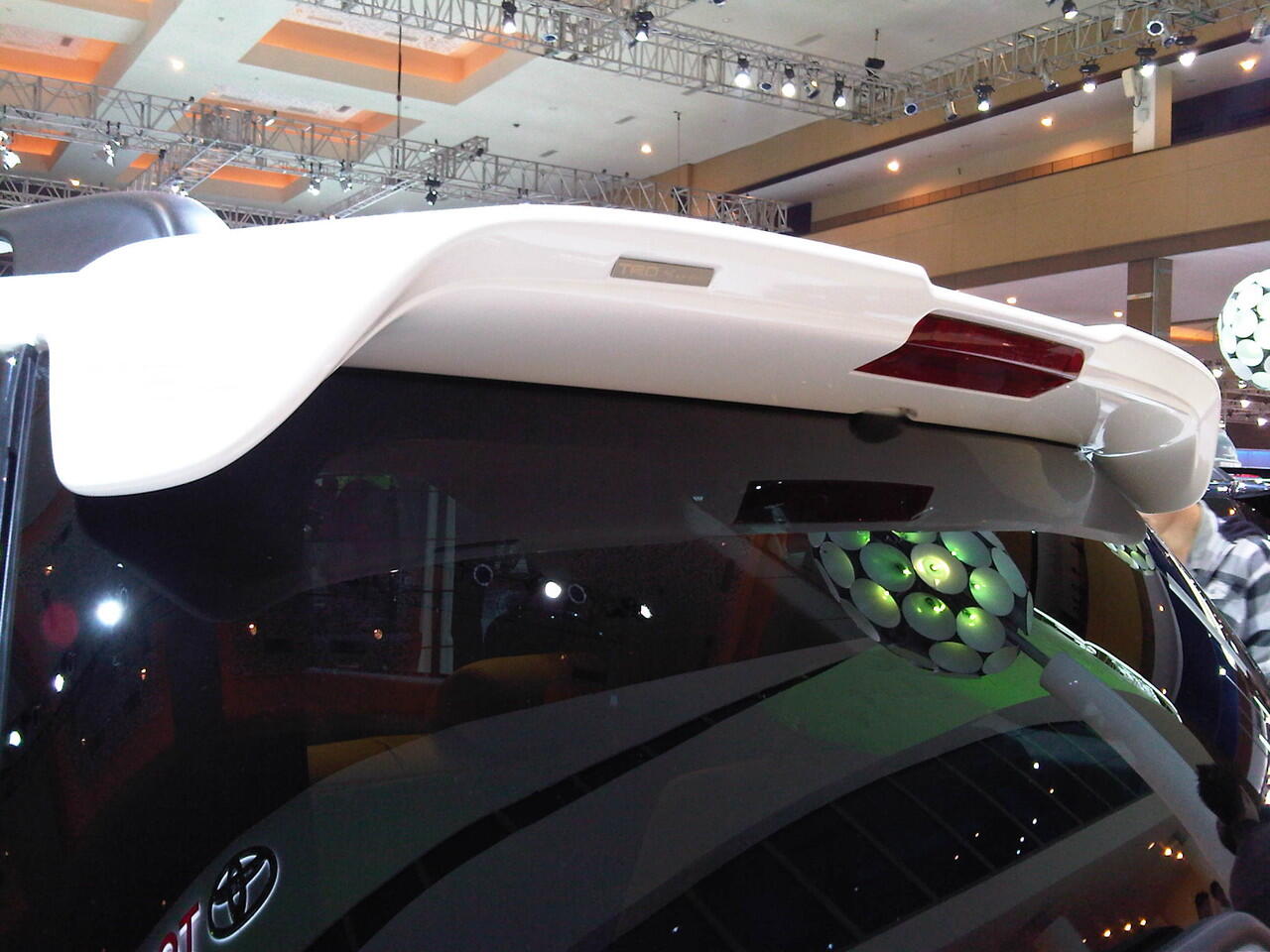 Spoiler Fortuner TRD