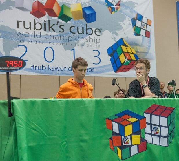 Juara dunia rubik selesaikan tantangan dalam 7,36 detik!