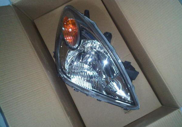 Head Lam Toyota Avanza