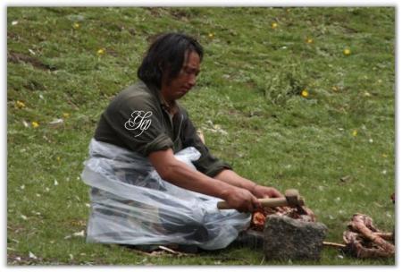 Tradisi pemakaman di atap dunia tibet