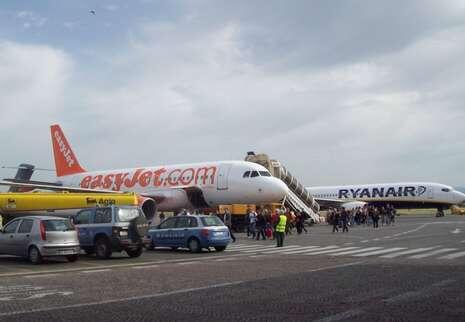 Busyet!!!!! Pesawat EasyJet Delayed 86 Tahun