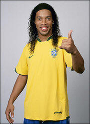 ronaldinho masa kecil dan setelah dewasa