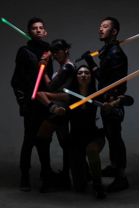 Membuat Lightsaber sendiri yuk.. 